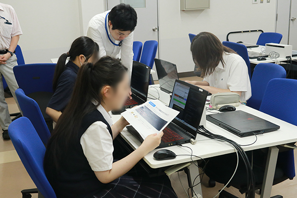 清心女子高等学校　来校授業
